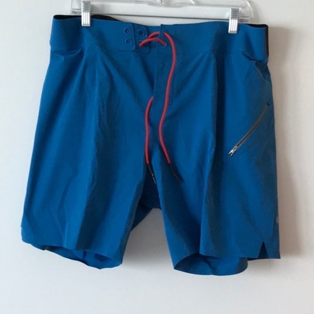Lululemon swim shorts in size L